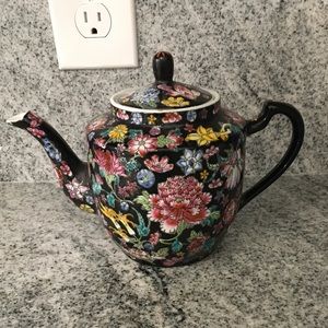 Hand painted Porcelain Floral Teapot Made in China